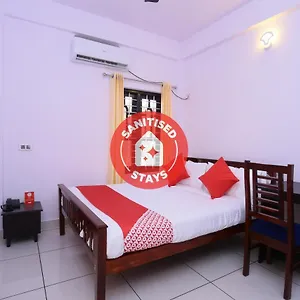 Oyo 26697 United Residency Kazhakuttam