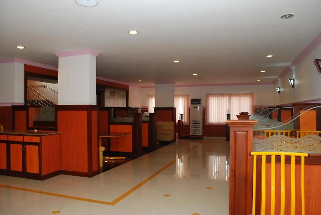 Nadan Hotel Kazhakuttam