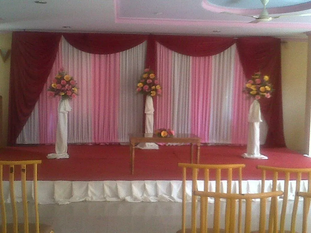 Nadan Hotel Kazhakuttam