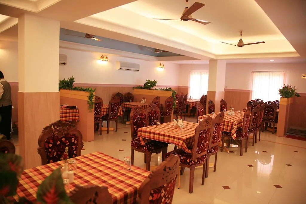 Nadan Hotel Kazhakuttam 0*,