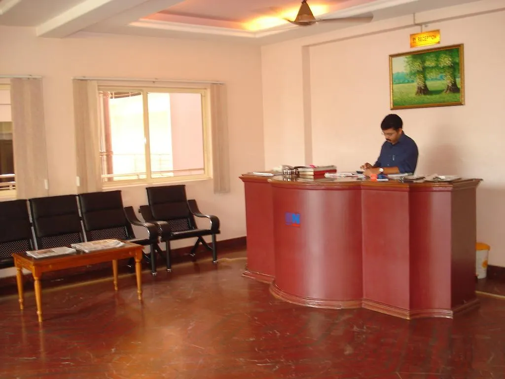 Nadan Hotel Kazhakuttam