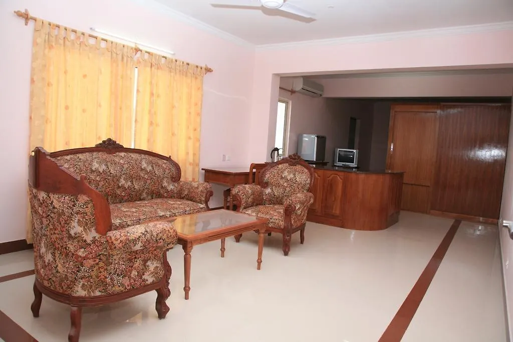 Nadan Hotel Kazhakuttam